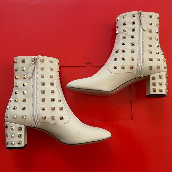💯Auth VALENTINO GARAVANI Gold Studded Ankle Boots Excellent Condition Sz8 - Picture 2 of 13
